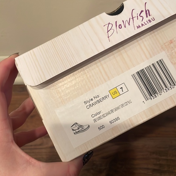 NWT Blowfish Gray Lace Up Shoes - Size 7 - Picture 5 of 5